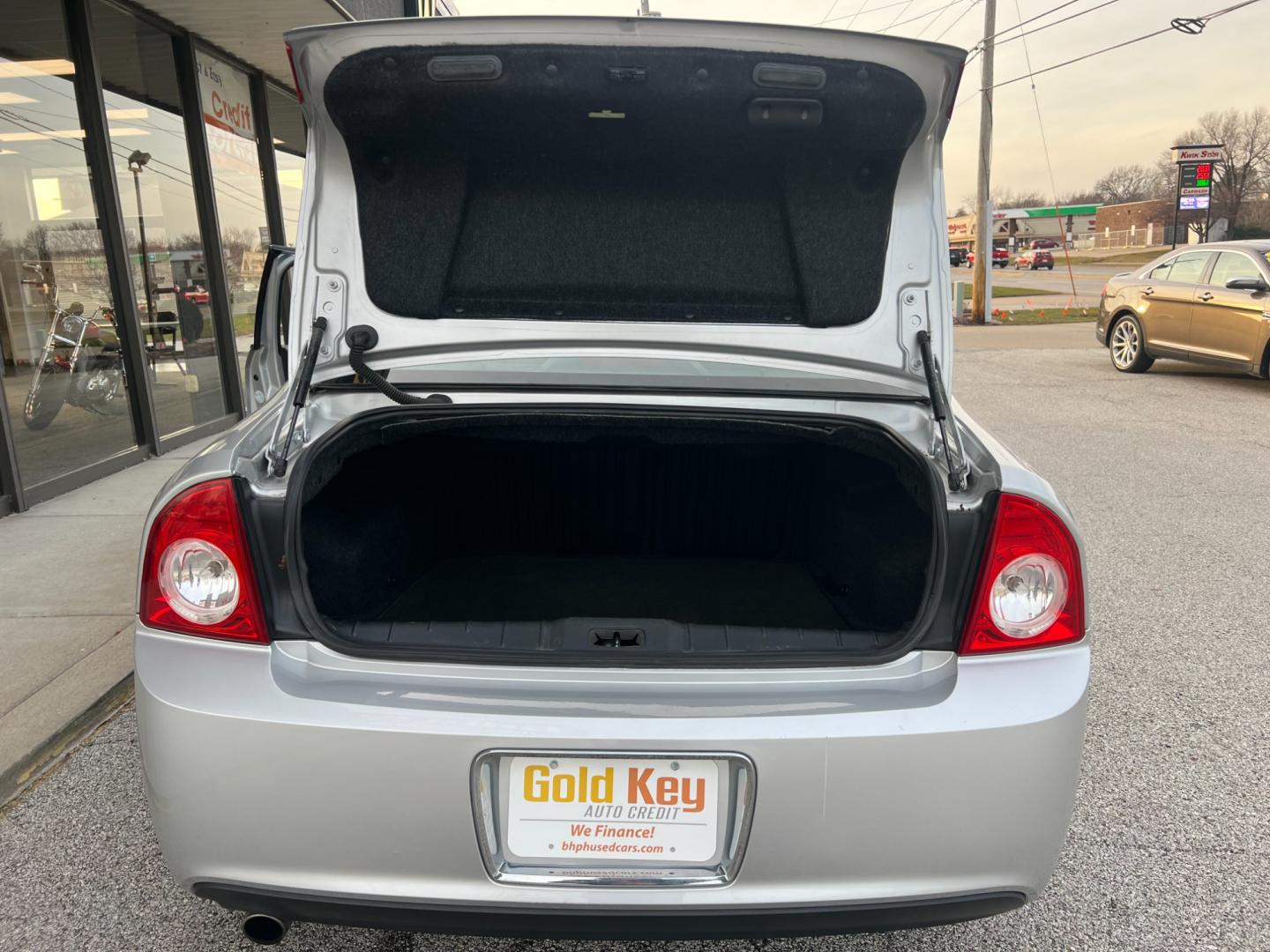 2011 Silver Ice Metallic Chevrolet Malibu LTZ (1G1ZE5EU7BF) with an 2.4L L4 DOHC 16V FFV engine, 6-Speed Automatic transmission, located at 1633 W Kimberly, Davenport, IA, 52806, (563) 323-5341, 41.559456, -90.598732 - Photo#5